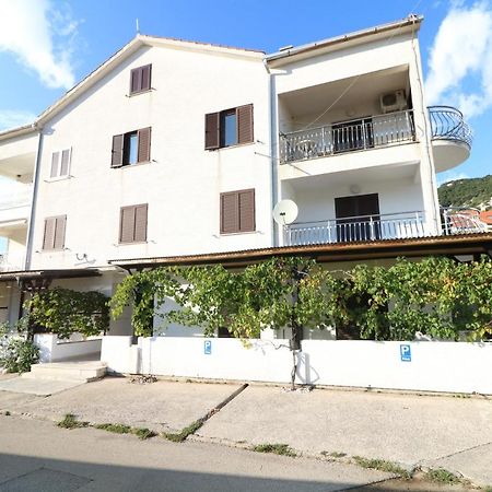 Apartments Vladan With Terrace 바슈카 외부 사진
